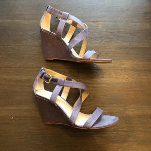 Ann Taylor Wedge Sandals Size 8